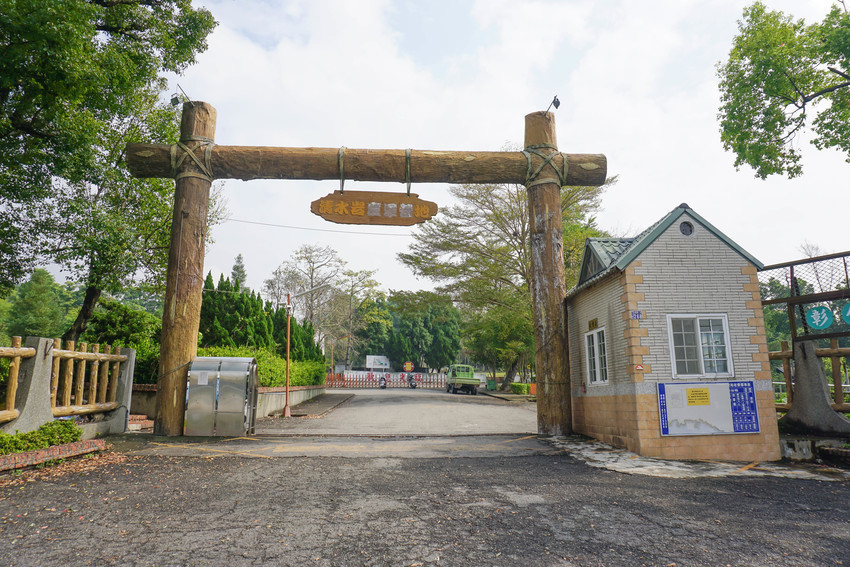 彰化清水之森，浪漫溫泉景觀景點：露天風呂、湯屋、男女裸湯、大眾池、兒童戲水池、戶外風呂泡湯溫泉區即將完工。