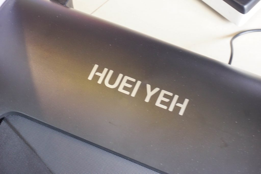 居家生活推薦：輝葉小智跑步機HY-20602，超美型珍珠白，簡單收納完全不占空間(潮濕北台灣推薦!)