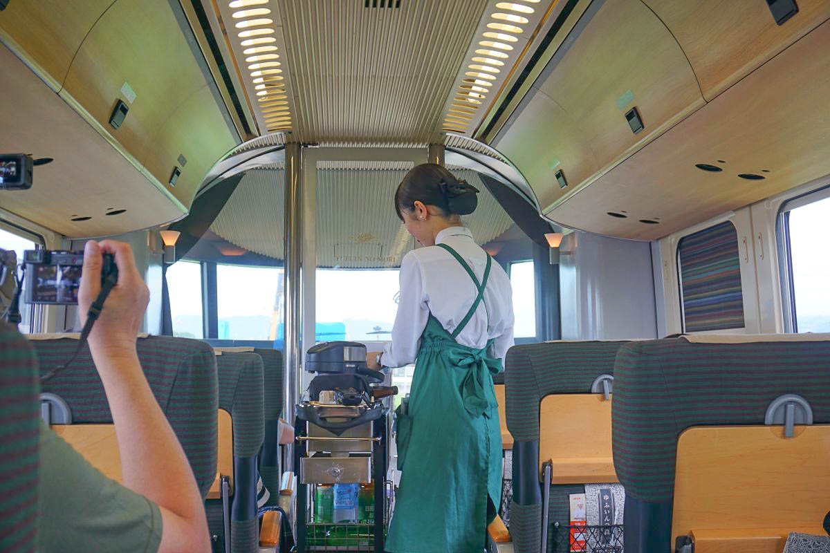 全線復駛！「由布院之森」美麗的綠色列車出發囉～超大視野窗，品嘗限定甜品冰品，免費紀念品卡片（訂車資訊教學）