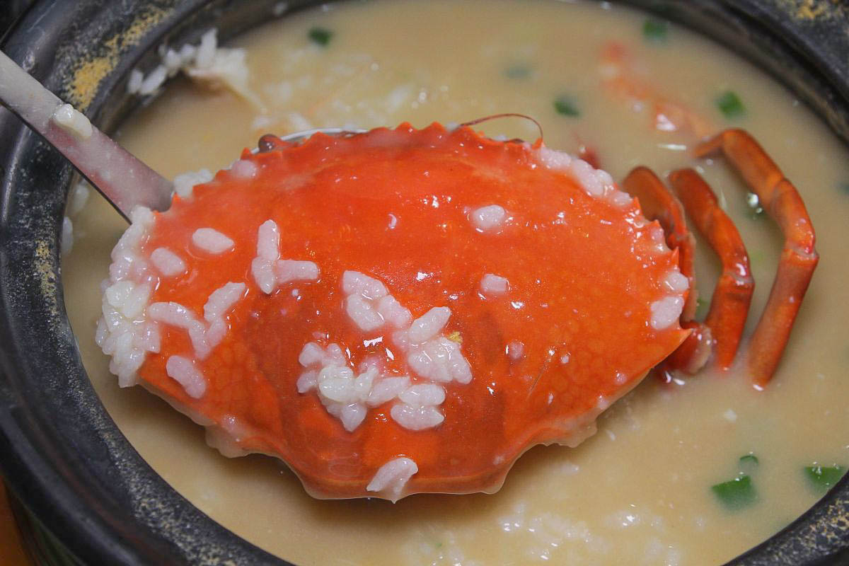 螃蟹滿漢全席！秋季千萬不可錯過的美味~波士頓龍蝦千元有找、滿滿的蝦膏蟹膏，每一口都是鮮甜！隱藏版螃蟹粥．．．