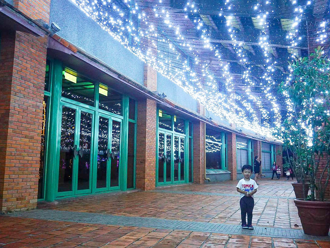 2018宜蘭奇幻耶誕村搶先看｜宜蘭新景點：20米禮物聖誕樹、月亮盪鞦韆、燦爛聖誕雪樹、旋轉木馬、發光蹺蹺板！耶誕城、點燈時間、地址、交通、停車場