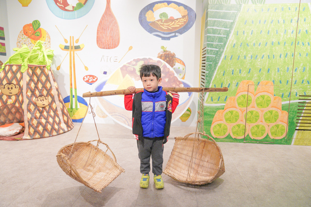 彰化親子景點》台灣穀堡：過年限定兒童樂園只有五天‼ 大型氣墊溜滑梯、射箭、兒童高爾夫、親子DIY，一票玩到底還可折親子DIY