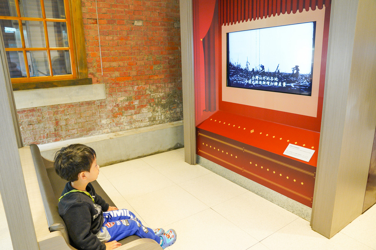台北親子景點》台灣博物館-南門園區，超美小白宮🏛、一起進入童話故事吧！ 免費畫畫、挖化石，晴天下雨天銅板景點。