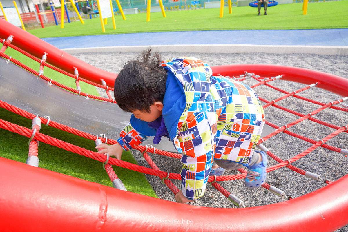 彰化特色公園》彰化市兒童公園，繽紛的親子遊戲城堡公園、免費玩沙玩水放電的親子景點