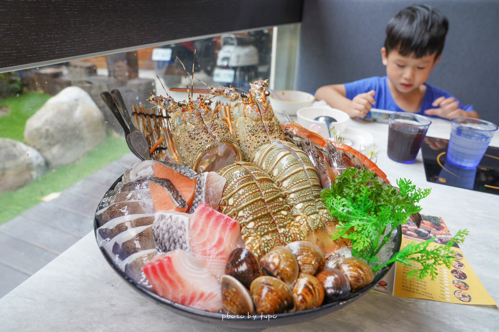 彰化火鍋》養鍋石頭涮涮鍋-彰化旗艦店：大龍蝦、超狂痛風鍋、現切肉品、新鮮海鮮