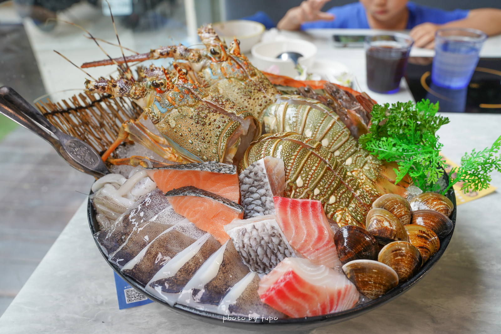 彰化火鍋》養鍋石頭涮涮鍋-彰化旗艦店：大龍蝦、超狂痛風鍋、現切肉品、新鮮海鮮