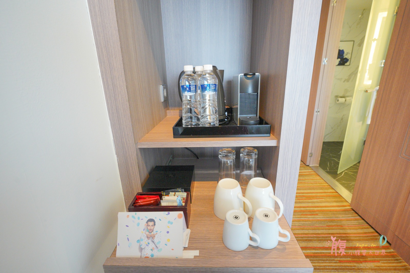 桃園住宿》華航諾富特飯店 Novotel Taipei，房間內就可以看飛機，16歲以下孩童免費加床及早餐
