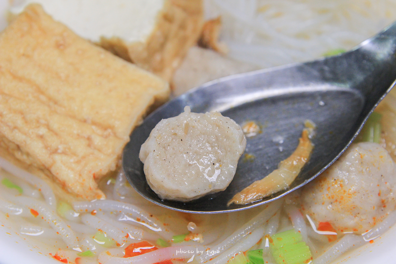 三星美食》市場內的隱藏美食！阿川米糕.魚丸米粉，傳承40年的味道，早午餐來碗熱呼呼的米粉配上米糕超級幸福～
