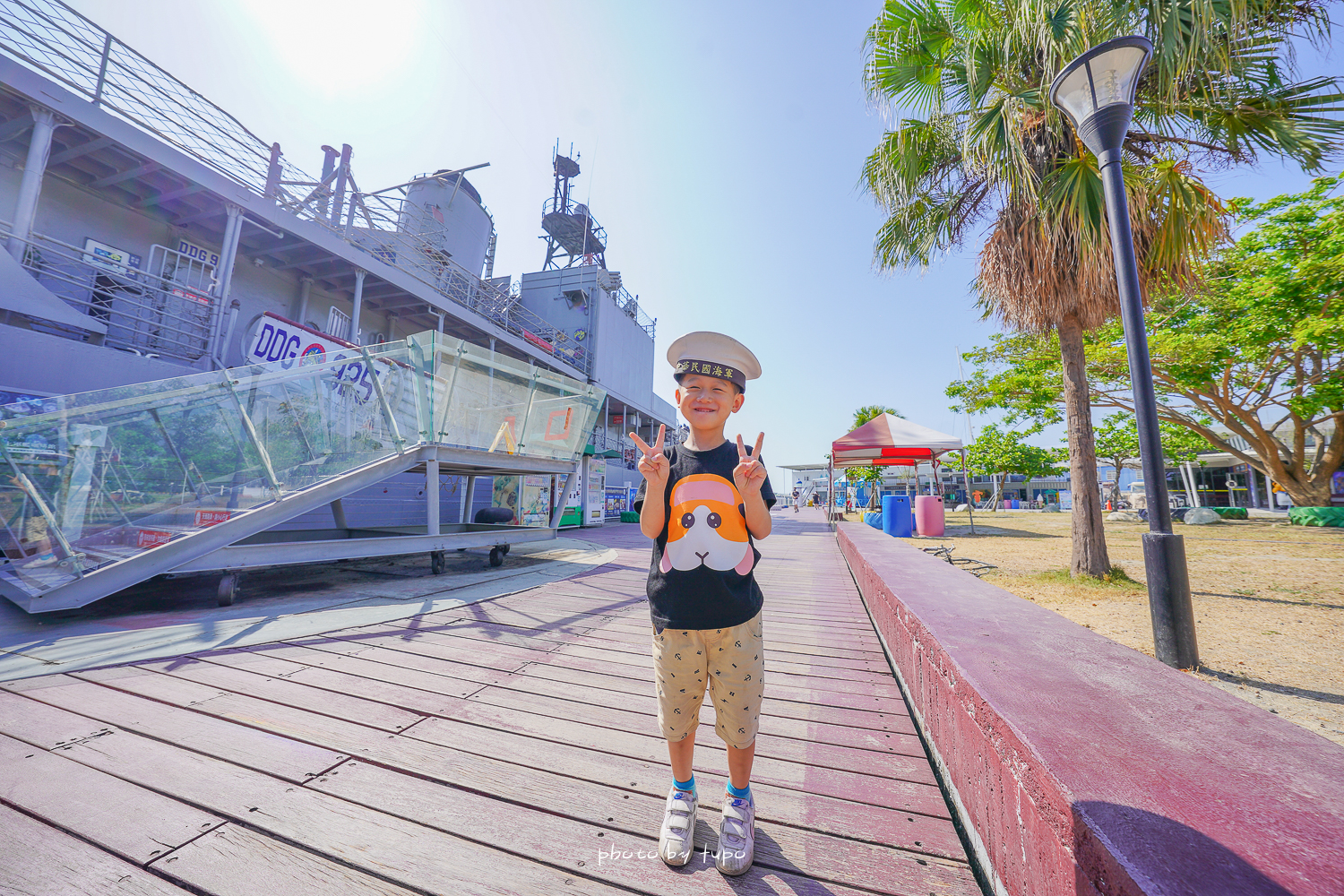 安平景點》全台唯一軍艦博物館～安平定情碼頭.德陽艦園區，海上軍艦咖啡廳，有觸摸池還可以看鯊魚～