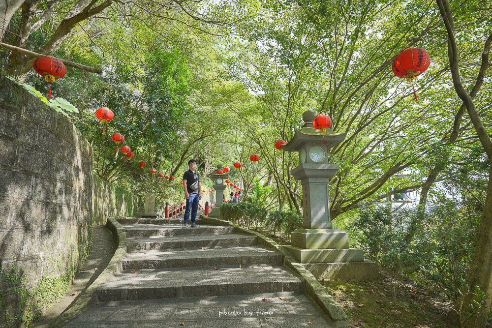 汐止景點》拱北殿，踏青賞楓景點，有森林步道、唯美雙拱橋、日式紅色彼岸橋、觀景平台