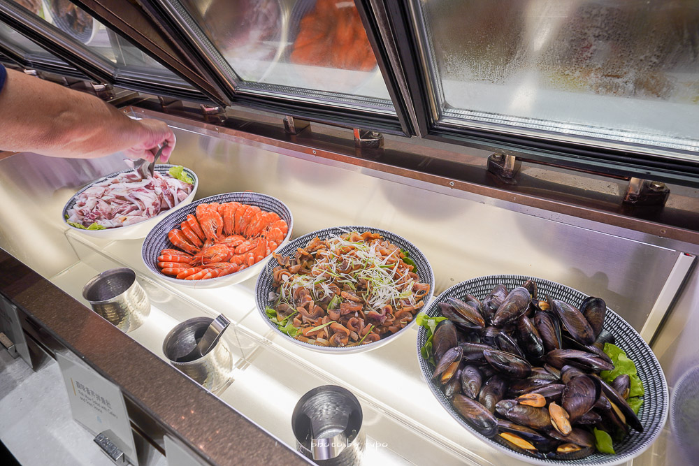 宜蘭吃到飽》礁溪老爺酒店雲天自助餐廳，晚餐菜色紀錄：現煎牛排、生魚片、氮氣咖啡還有現烤糰子。