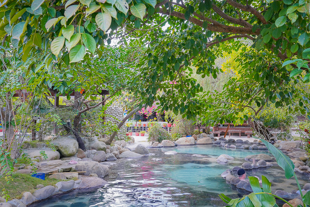 苗栗泡湯景點》大湖石湯溫泉，250元就可以泡整天，網路評價很高的日式石砌露天溫泉