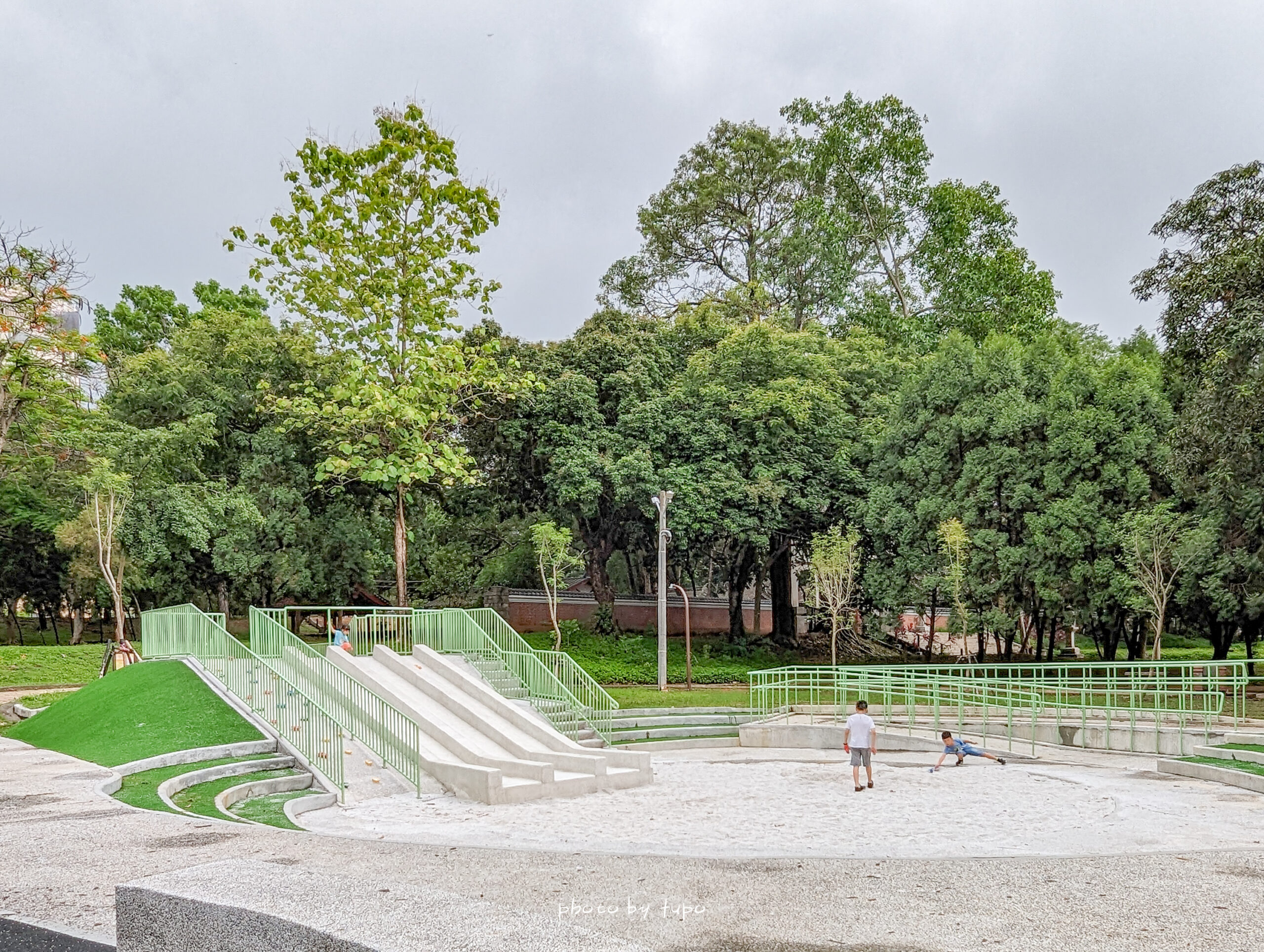 嘉義景點》嘉義公園，最新樹屋尋寶遊戲場、集合中國建築美學和景觀平台的都會森林公園。