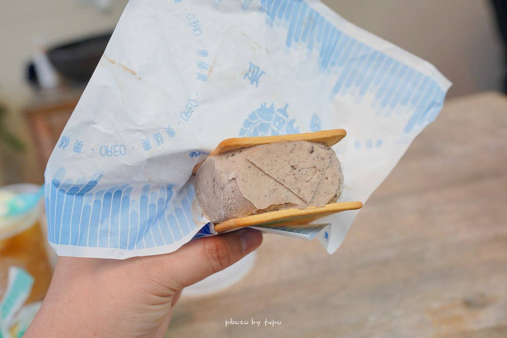 雲林溝壩清涼冰店(溝垻清涼冰店),傳統50年冰品老店,就是要吃古早味雪泥冰配三明治冰餅