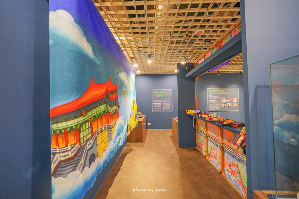 台北景點》台北偶戲館，銅板價偶戲博物館好好玩，還可以變身布袋戲職人