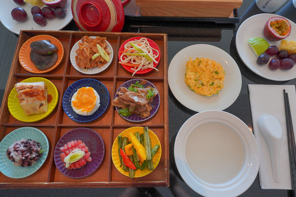 台北晶華酒店》大班廊早餐送房吃，房間內吃早餐，中式日式西式三種選擇
