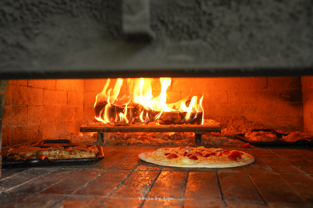 南投景點》蜂巢窯烤披薩，紫南宮旁邊的窯烤披薩親子餐廳