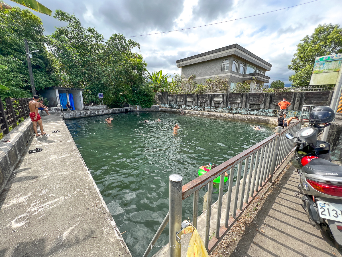 宜蘭員山景點 阿蘭城湧泉 天然沁涼湧泉可以泡腳和游泳 有遮蔭的戲水池 小腹婆大世界