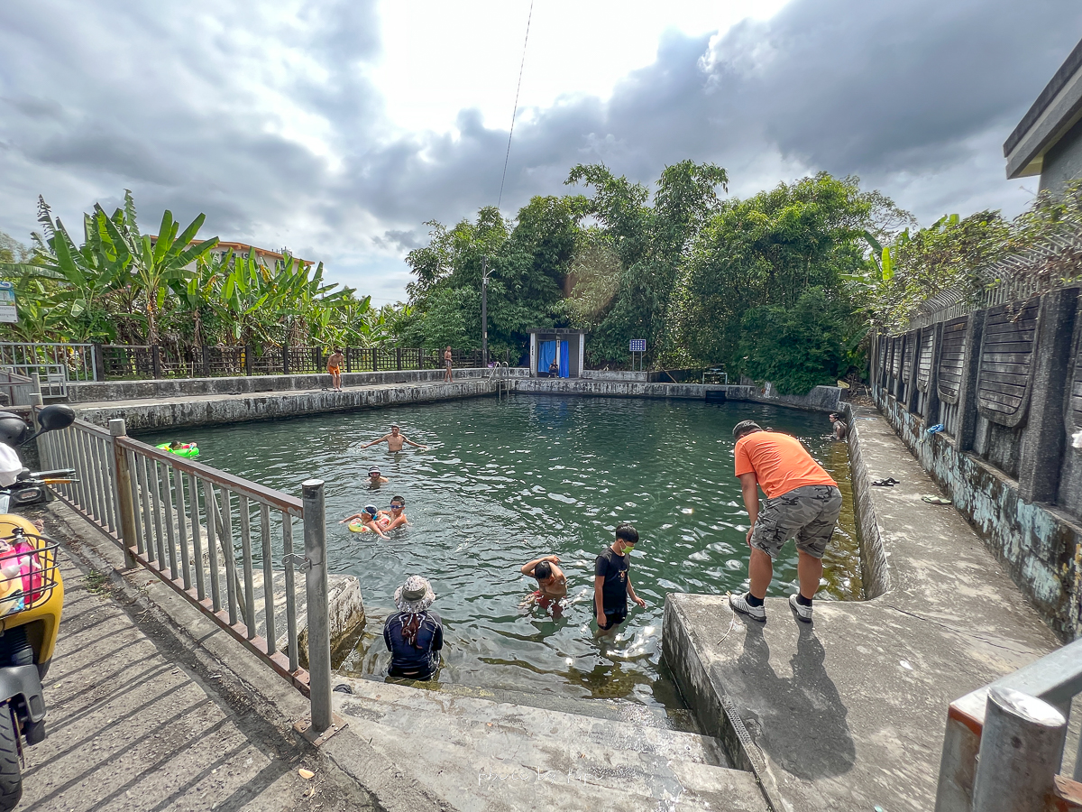 宜蘭員山景點》阿蘭城湧泉，天然沁涼湧泉可以泡腳和游泳，有遮蔭的戲水池
