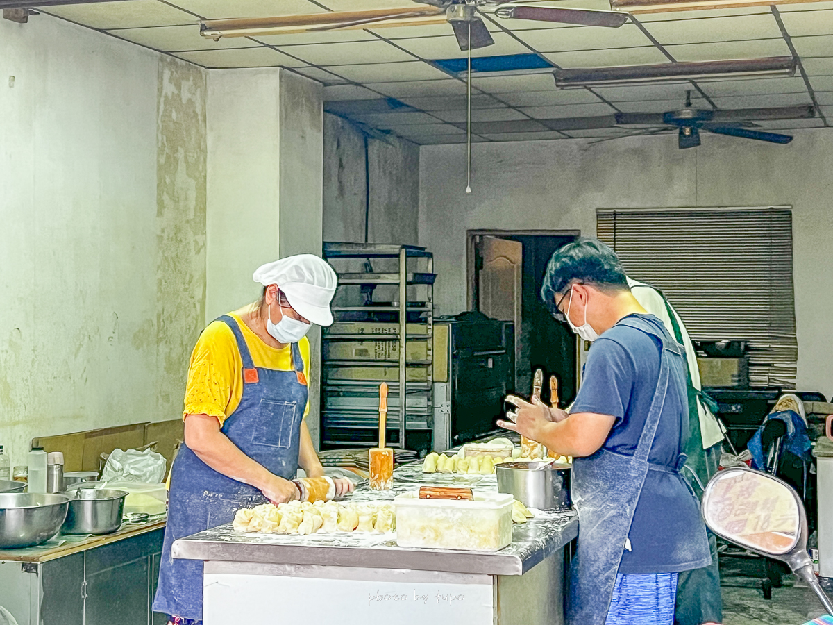 高雄苓雅美食》上海阿英燒烤餅，超過15年的多層次酥脆燒餅(菜單價位)