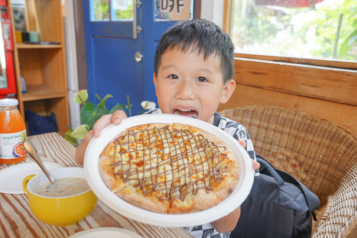 桃園龍潭景點》木盒子柴燒窯烤披薩，隱身花園裡的蔬食木屋咖啡廳