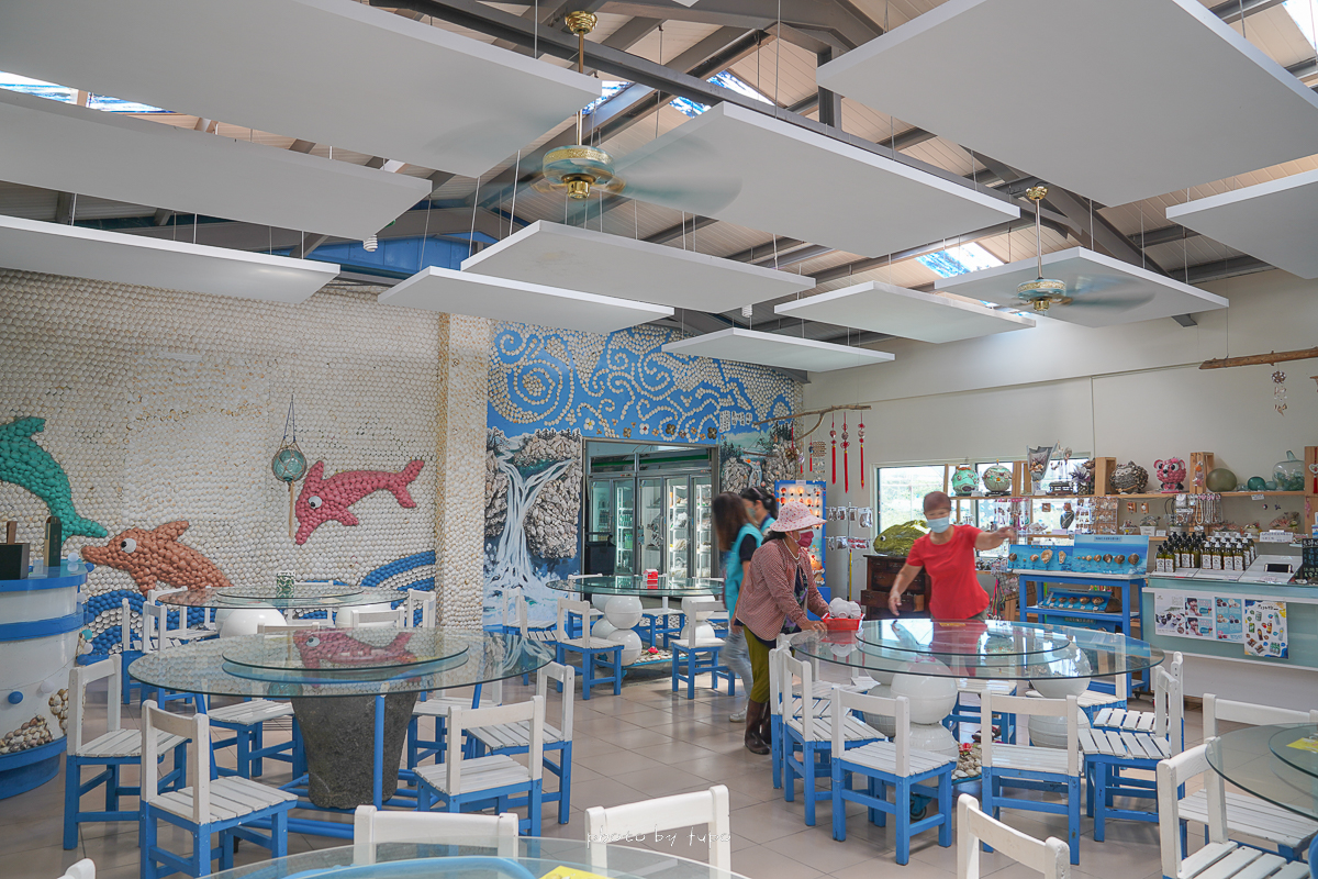 雲林景點》馬蹄蛤主題館，全台最大蛤玩水秘境，一百元玩整天、划船摸蛤盪鞦韆、菜單價位
