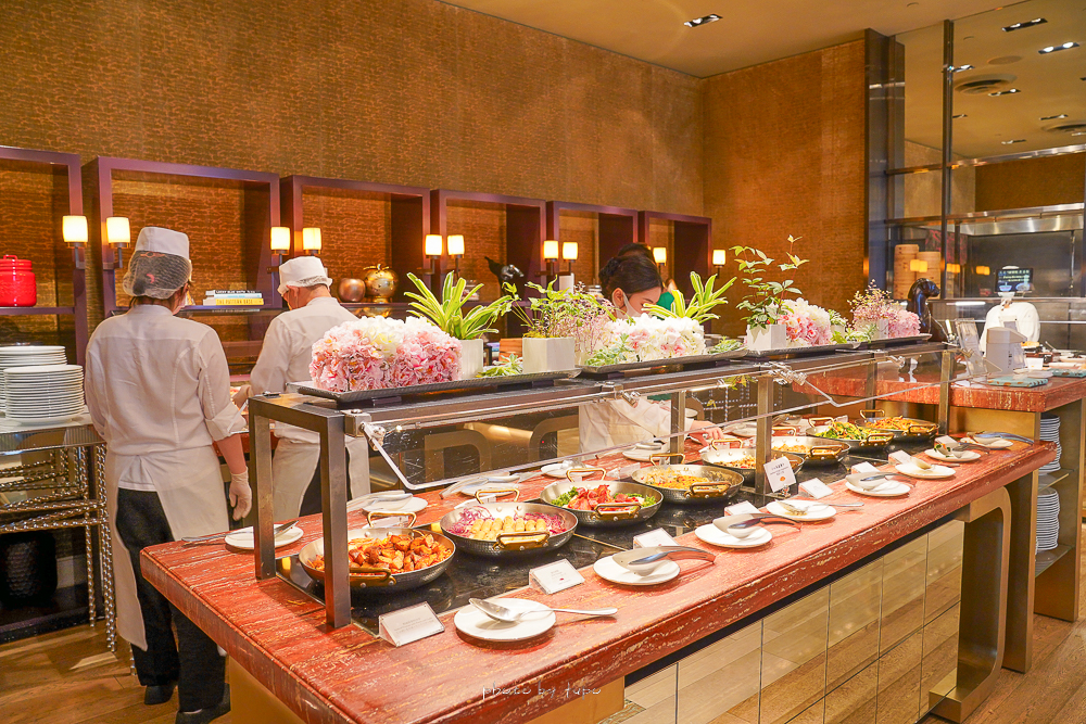 超狂台北早餐吃到飽》台北文華東方酒店早餐吃到飽最新菜色，班尼迪克蛋、牛肉麵、丹麥麵包都是必吃