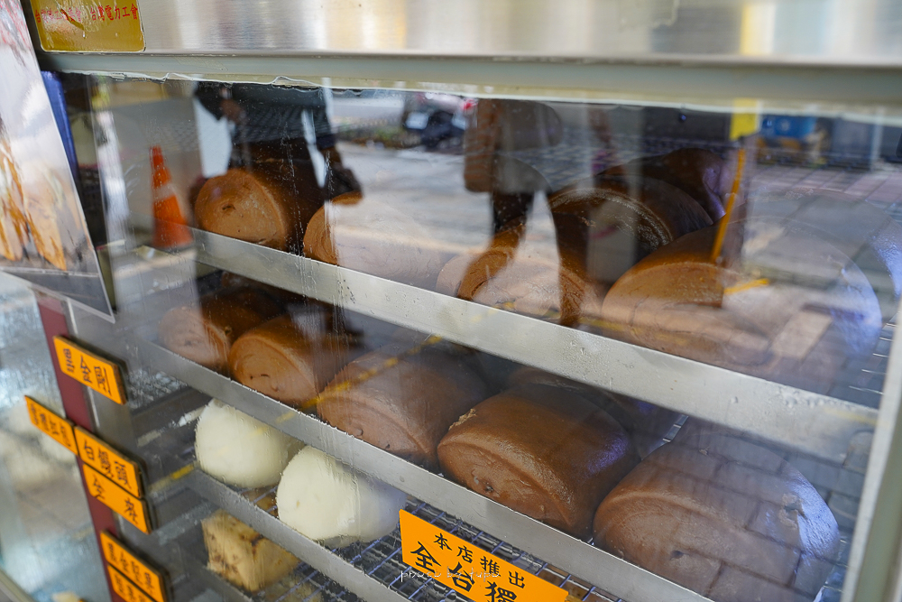 大安捷運站美食》松洋手作包子饅頭，太晚買不到的麻辣肉包、黑金剛饅頭、菜單價位