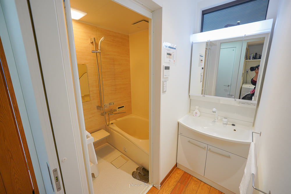 京都住宿》廣橋旅館ゲストハウス ひろはし，四個人就可以包棟的民宿，有廚房浴室和客廳