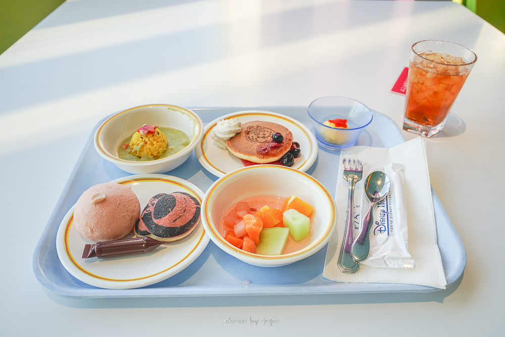 東京迪士尼玩具總動員早餐》熊抱哥咖啡廳，全預約制，熊抱哥限定餐點、收費