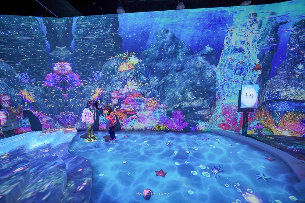 台北最新展覽》光之影海洋展NAKED OCEAN IN TAIPEI，360度沈浸式光影海洋世界，和小白鯨共舞