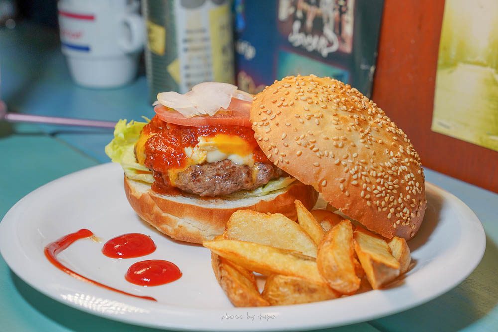 沖繩國際通美食》Zooton’s 漢堡首里店，微笑酪梨多汁漢堡肉，菜單價位