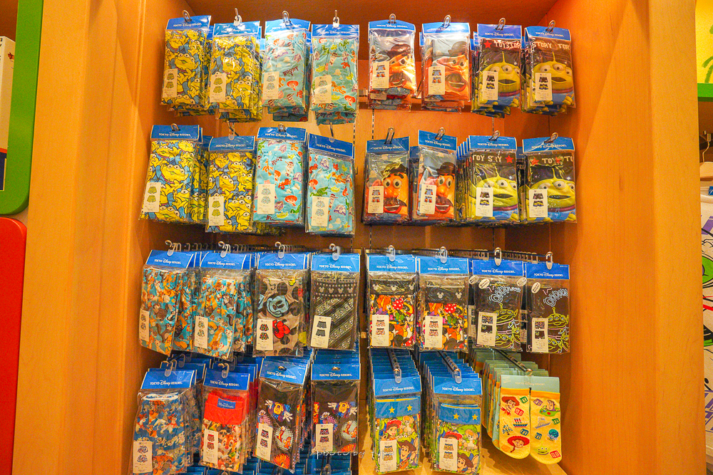 東京迪士尼玩具總動員飯店二樓商店》禮品行星，玩具總動員紀念品店、限定商品