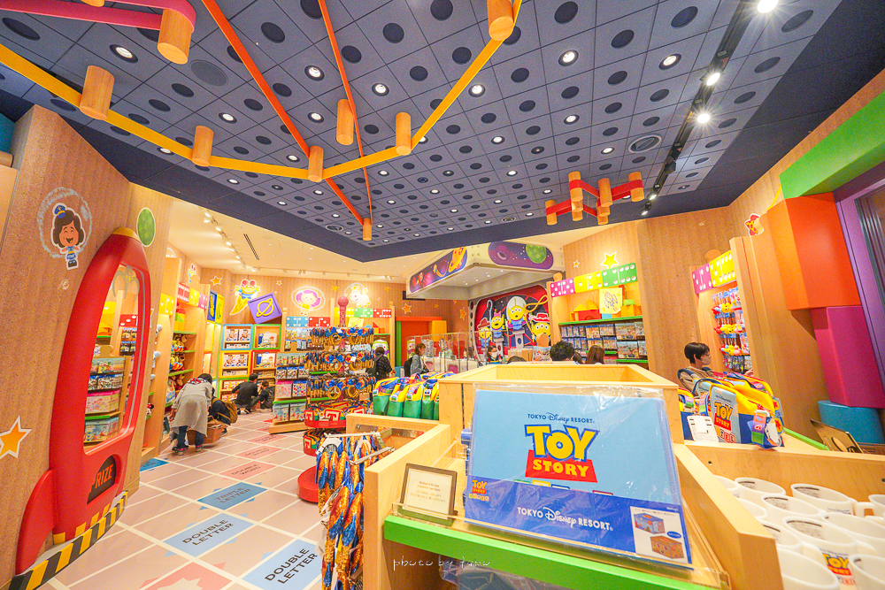 延伸閱讀：東京迪士尼玩具總動員飯店二樓商店》禮品行星，玩具總動員紀念品店、限定商品