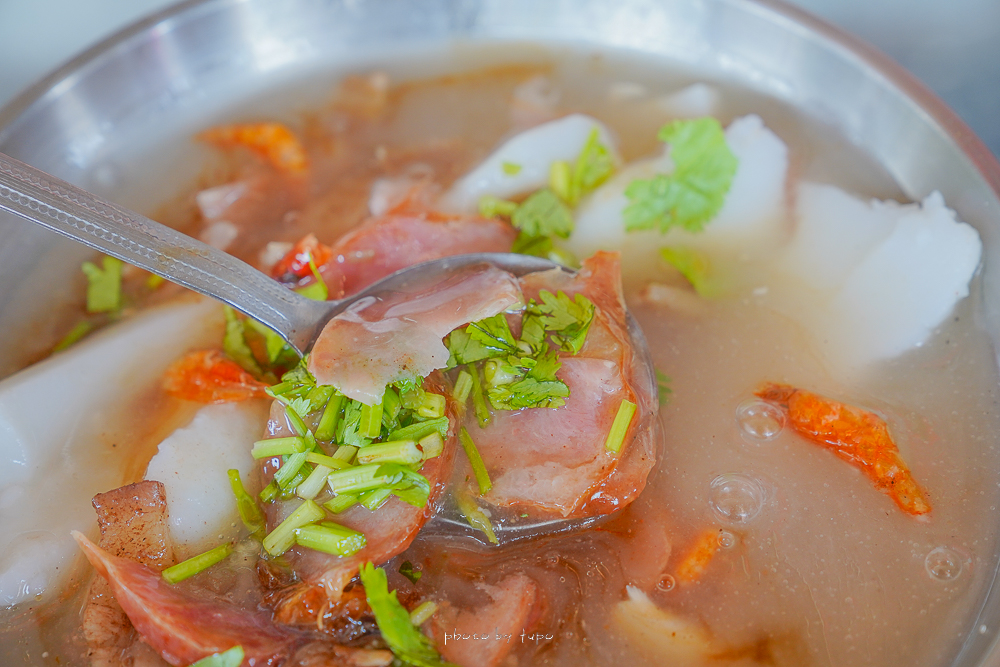 屏東東港美食》葉家肉粿，超過50年傳承三代的肉粿湯，靈魂湯頭加辣更好吃