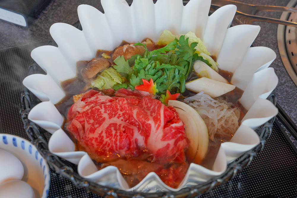 東京燒肉吃到飽》新宿六歌仙，和牛燒肉壽喜鍋吃到飽，線上預約，用中文平板點餐就算不會日文也不怕