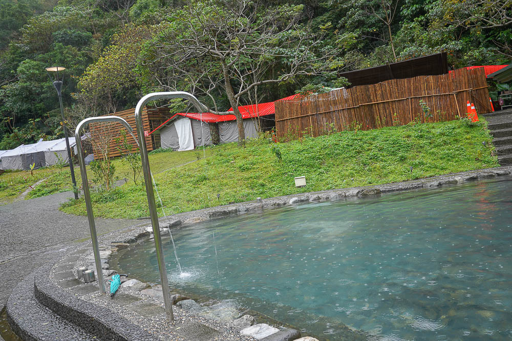 宜蘭最新泡湯景點|碧候溫泉|櫻花樹下的80元露天溫泉、家庭湯屋