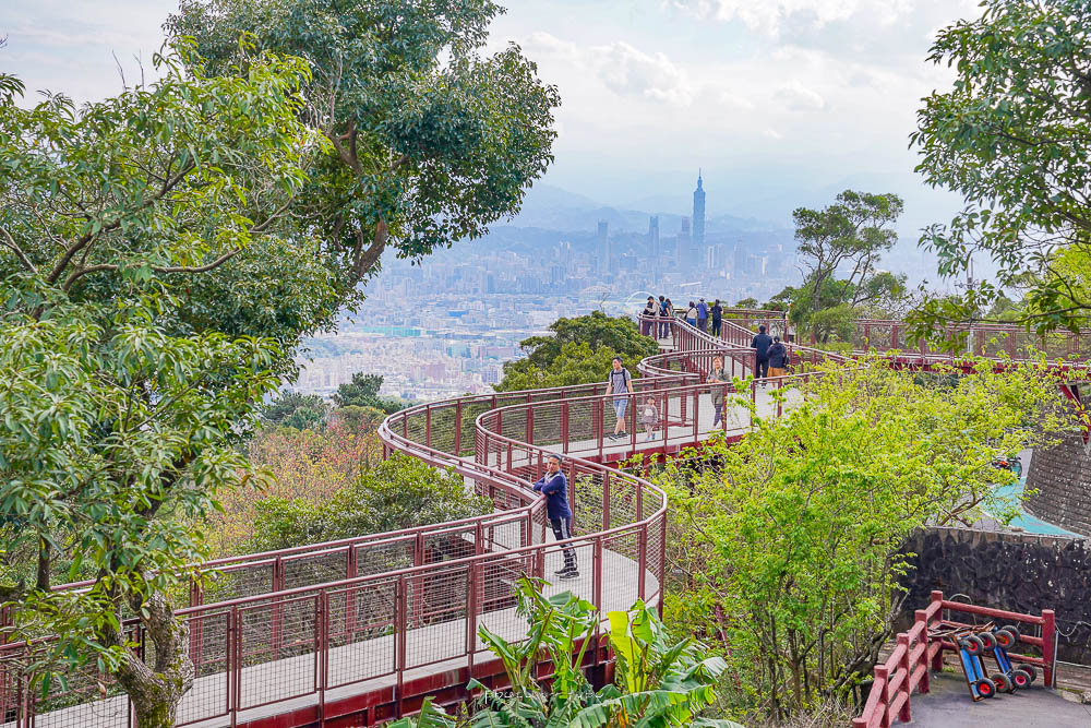 台北最新觀景台|碧山露營場天空步道|最新S型天空步道.森林王子小屋