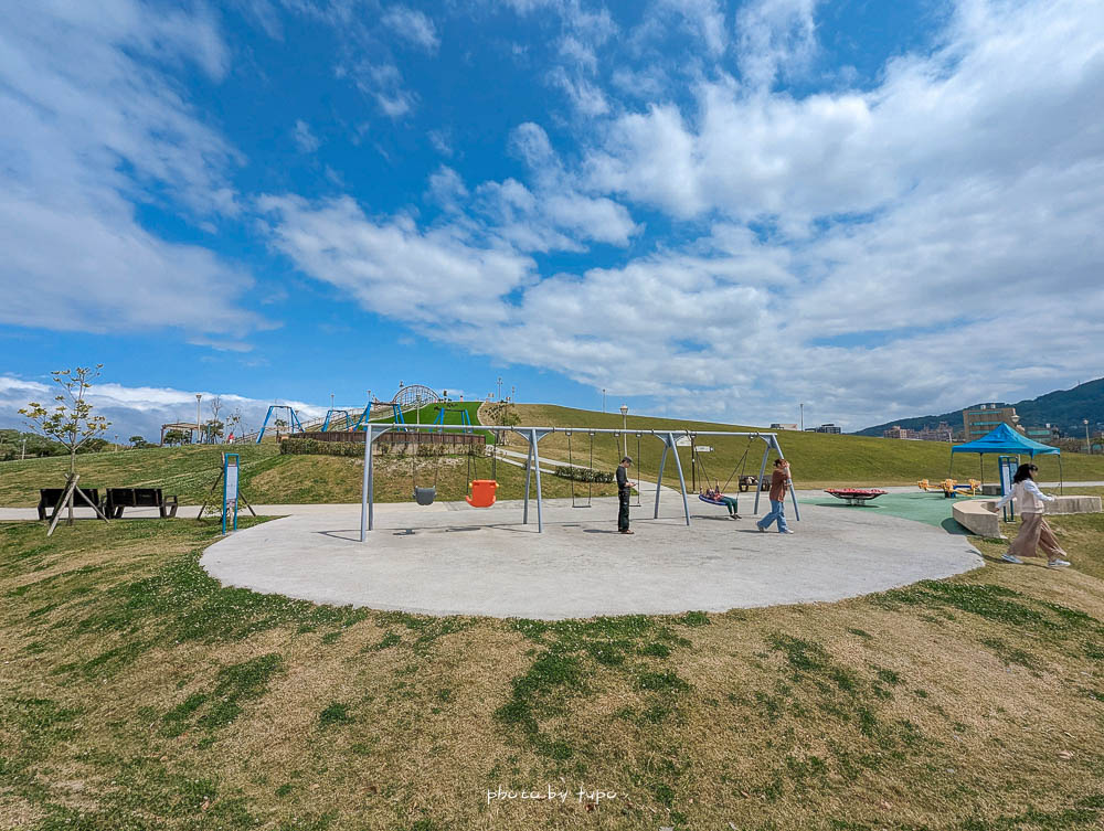 新北野餐景點|八里十三行文化公園兒童遊戲場,全台首創大型考古特色公園