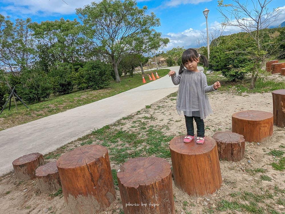 新北野餐景點|八里十三行文化公園兒童遊戲場,全台首創大型考古特色公園