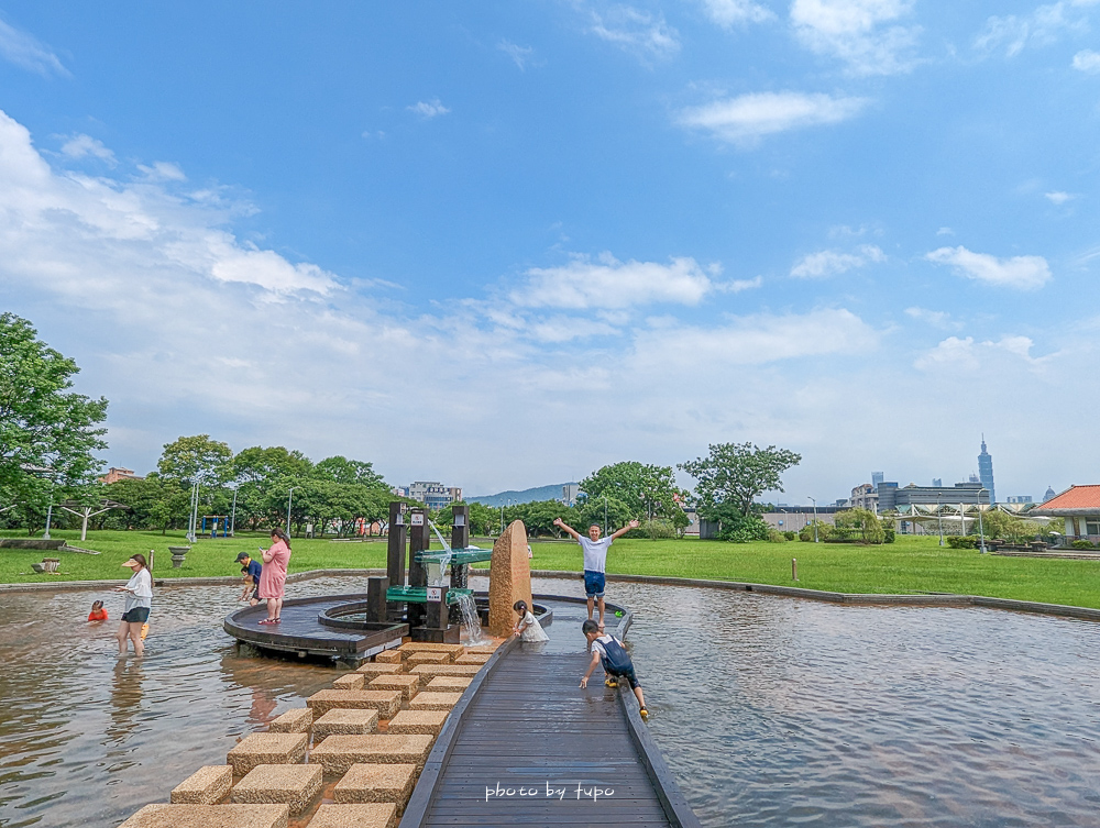 台北玩水野餐景點「內湖運動公園」101陪你玩水、看飛機、戲水池開放囉 @小腹婆大世界