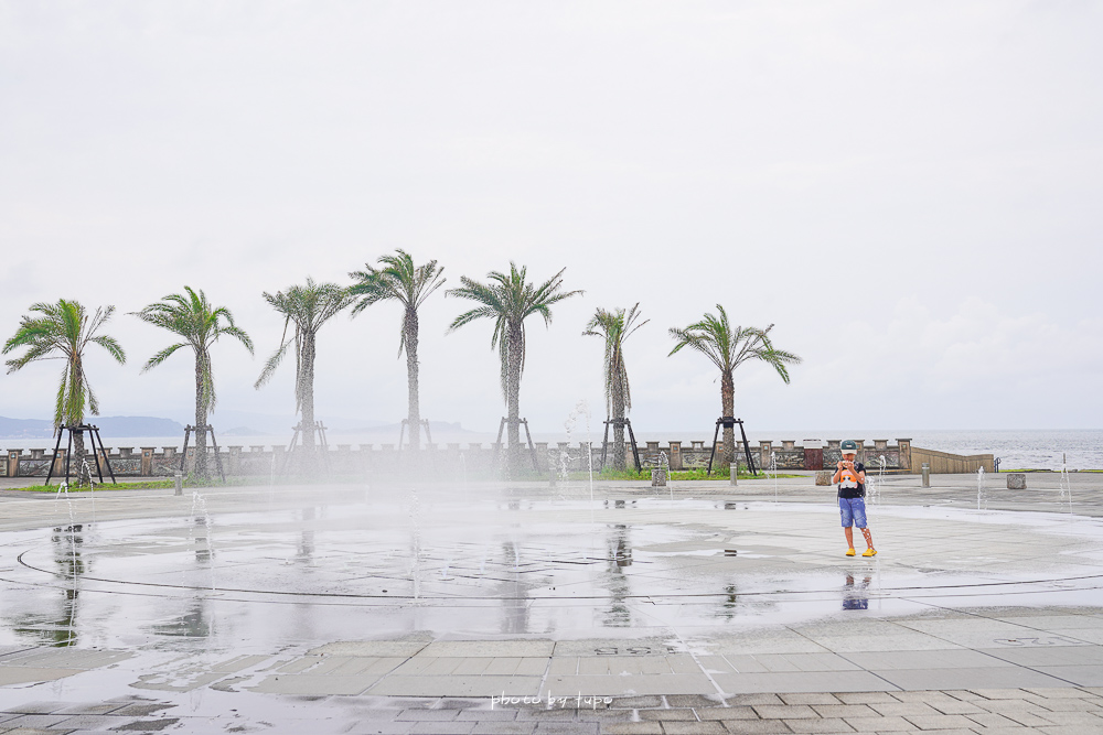 基隆玩沙玩水景點「和平島公園」和魚悠游的海水游泳池、玩沙區、海景咖啡廳