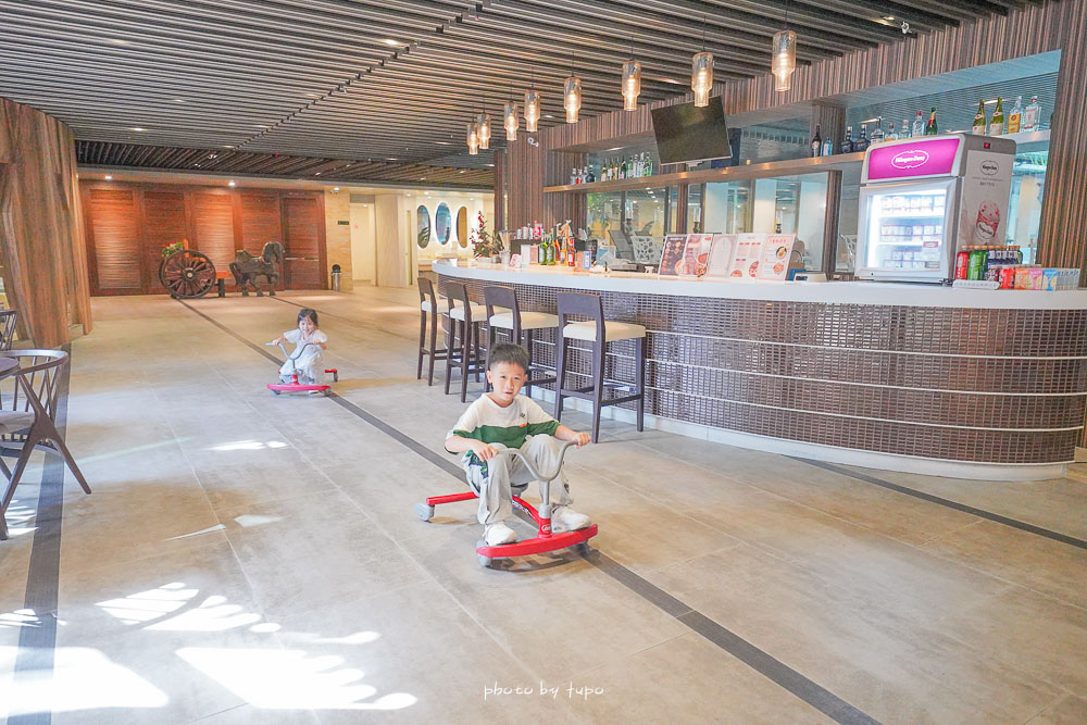 墾丁親子飯店「墾丁怡灣酒店」全新親子怡樂園2.0大改版，溜滑梯親子房，大人也可玩的飛天溜滑梯