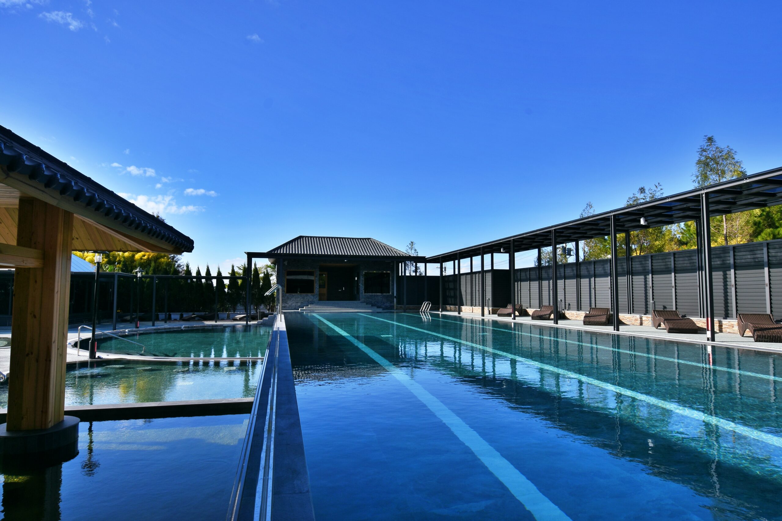 苗栗飯店》享沐時光莊園渡假酒店，700坪露天溫泉，視野超好的日式溫泉飯店、每間房都有大浴池