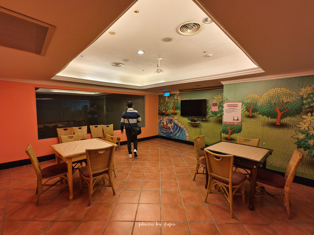 台北玩水溫泉飯店「陽明山天籟渡假酒店」最新星巴克咖啡廳、2000坪露天溫泉風呂滑水道