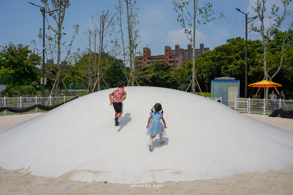 2024【南崁溪桃園區第一河濱公園】最新桃園親子景點,最新巨無霸雲朵彈跳床,森林冒險區,一日遊可以這樣玩