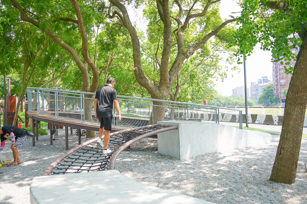 2024【南崁溪桃園區第一河濱公園】最新桃園親子景點,最新巨無霸雲朵彈跳床,森林冒險區,一日遊可以這樣玩