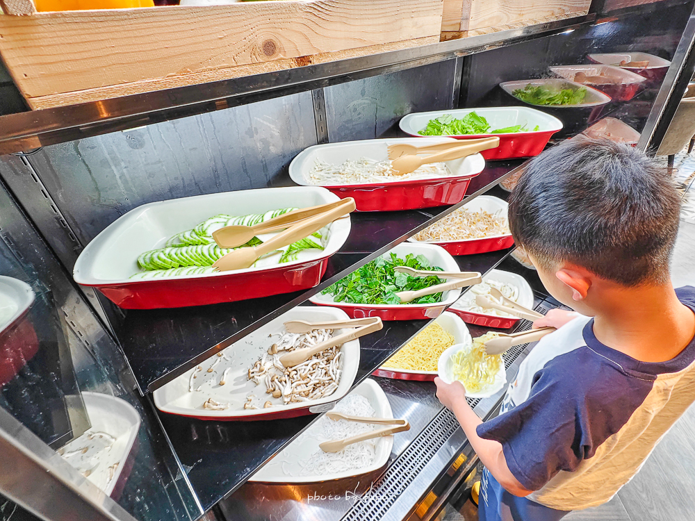 花蓮飯店「花蓮遠雄悅來大飯店」寒假首團優惠專案、一泊二食早晚餐+2日海洋公園門票+贈小孩入住