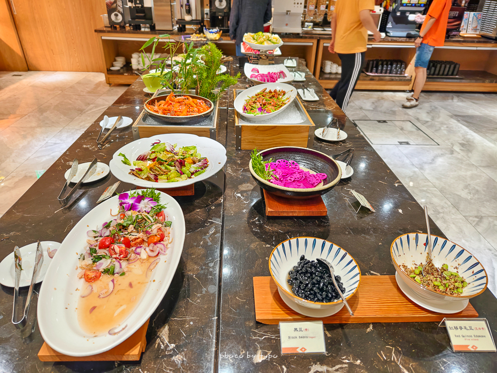 苗栗溫泉飯店推薦｜享沐時光莊園渡假酒店 700坪露天溫泉、每房大浴池，一泊二食最新火鍋晚餐與宵夜｜早餐菜色分享