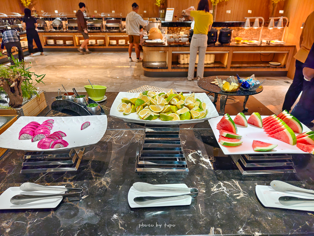 苗栗溫泉飯店推薦｜享沐時光莊園渡假酒店 700坪露天溫泉、每房大浴池，一泊二食最新火鍋晚餐與宵夜｜早餐菜色分享